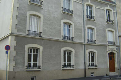 Appartement 4 pièces 890 €