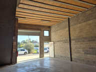 VIC LA GARDIOLE/MIREVAL : Local professionnel 182m2 — photo 3
