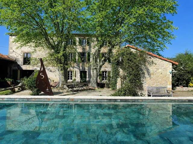 Tarascon, Mas bourgeois d'exception de 350 M2 habitables, — photo du bien