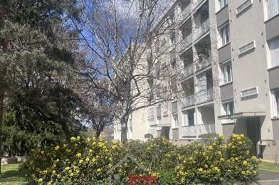 Appartement 4 pièces 885 €