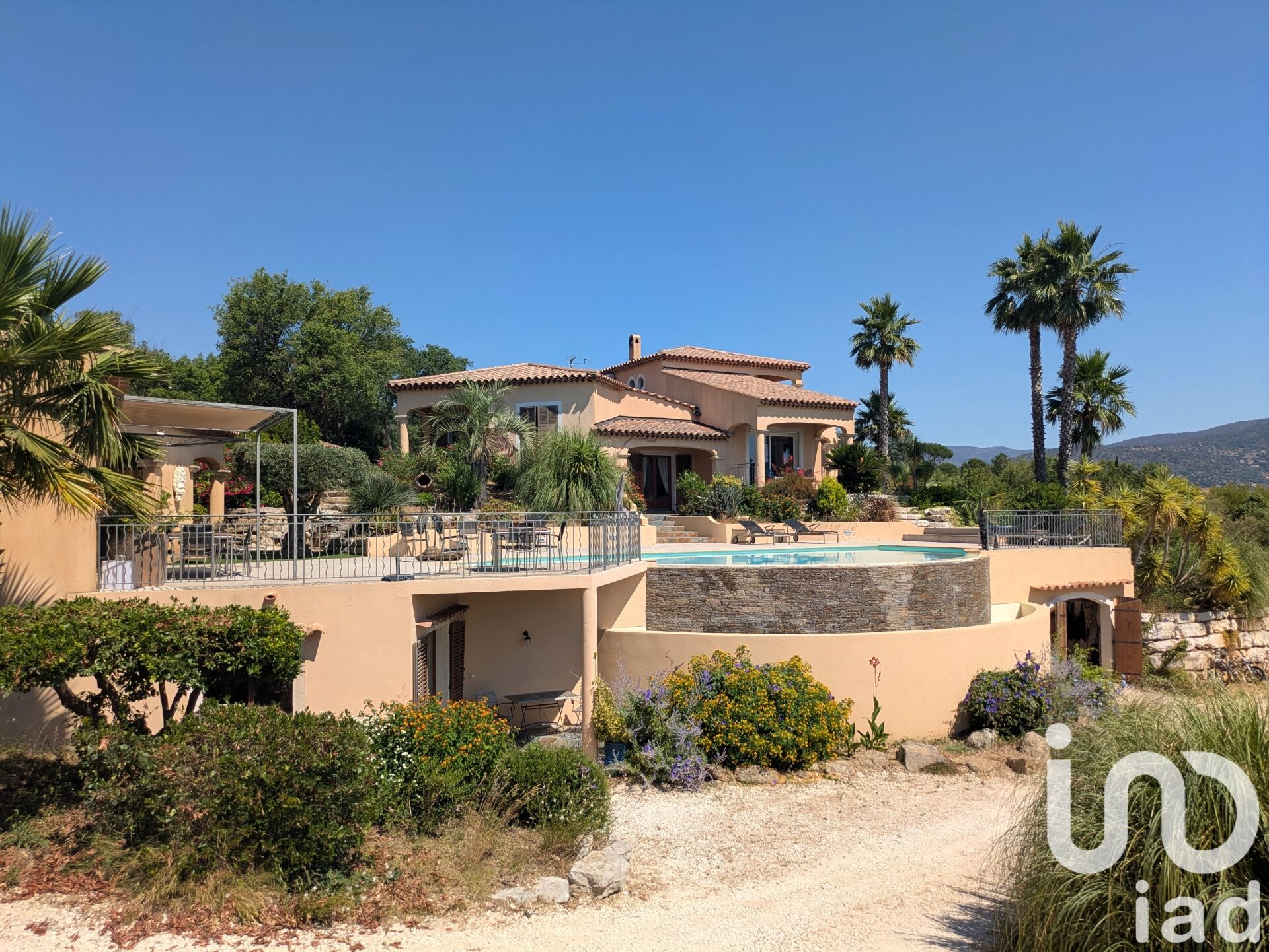 Bormes-Les-Mimosas - 460m² - 12p. - 7ch.