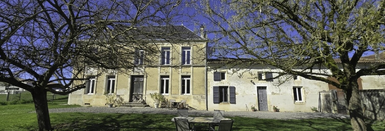 Maison 9 Pièces 230 m² à vendre à Saint-Pierre-de-Juillers (17400)