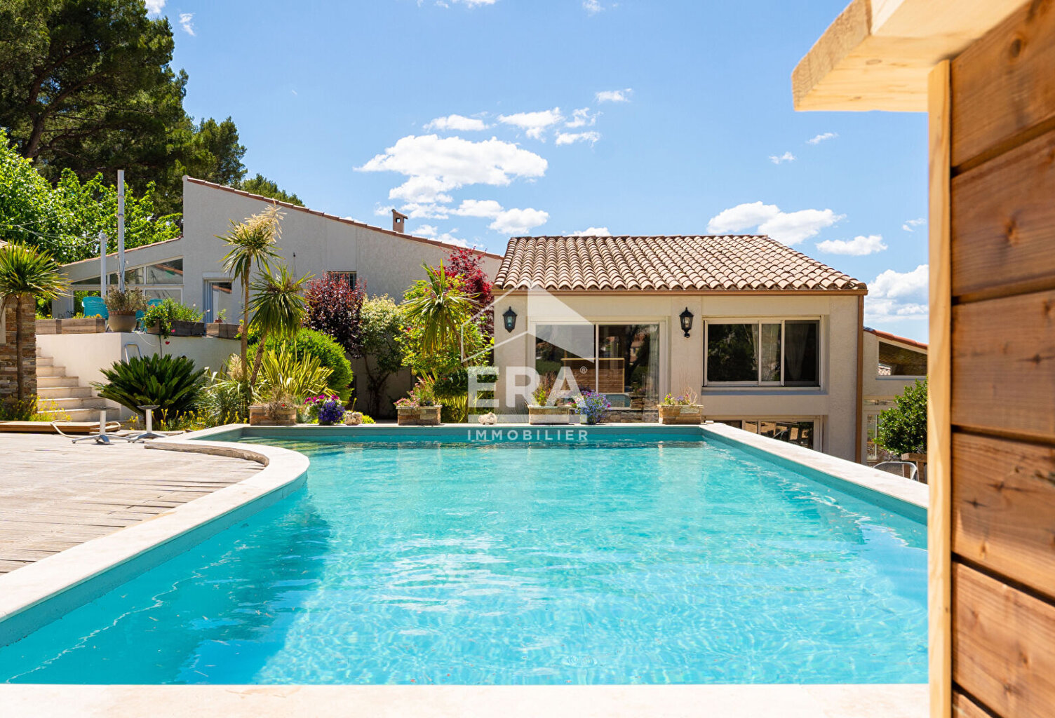 Maison Plan De Cuques 317 m², Prestations haut de gamme , piscine, grand terrain, — photo 1