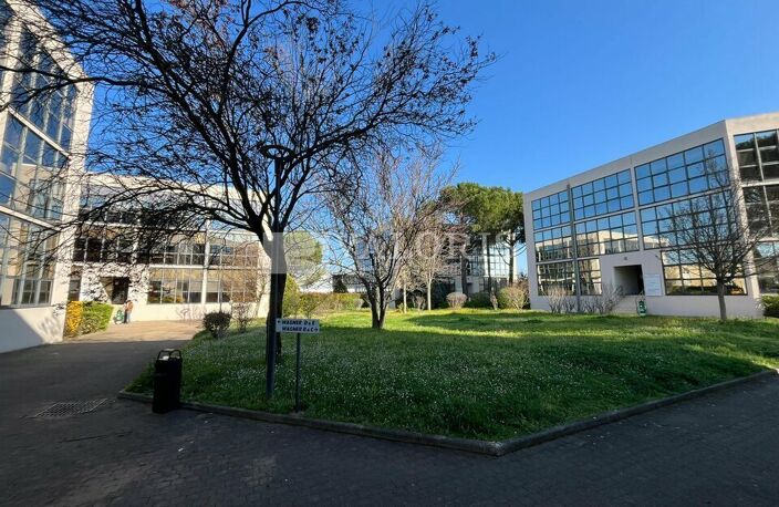 BUREAUX à LOUER — photo 2