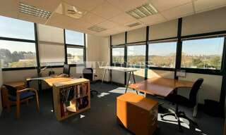 Bureau  359 m² à louer à Aix-en-Provence (13290)