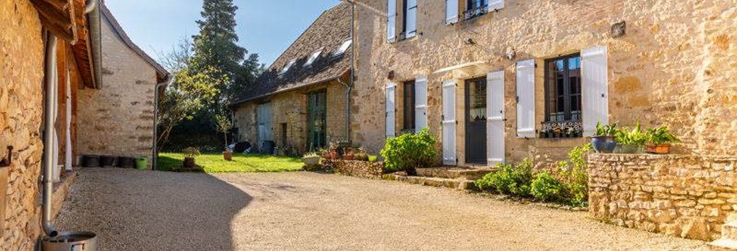 Maison 11 Pièces 225 m² à vendre à Saint-Jory-las-Bloux (24160)