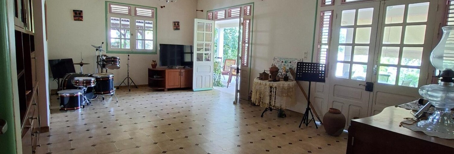 Bureau  42 m² à louer à Le Lamentin (97232)