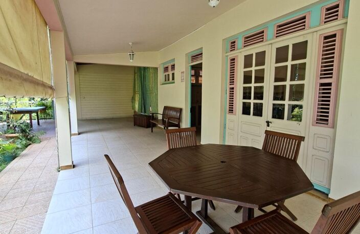 Local professionnel atypique avec terrasse et jardin — photo 3