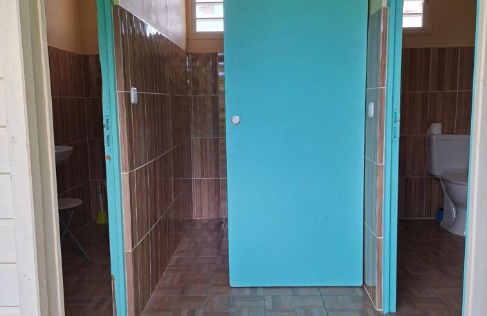 Local professionnel atypique avec terrasse et jardin — photo 4