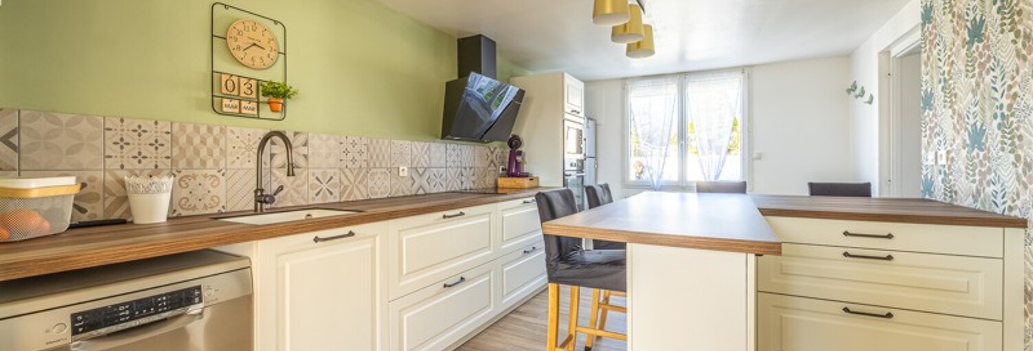 Maison 7 Pièces 140 m² à vendre à Surgères (17700)
