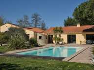 Maison familiale avec piscine et terrain paysagé ! — photo 2