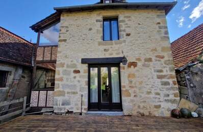Maison en pierre de 4 pièces principales — photo du bien
