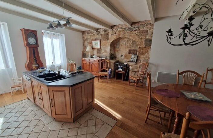 Maison en pierre de 4 pièces principales — photo 2