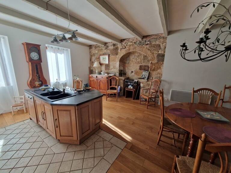 Maison en pierre de 4 pièces principales — photo 1