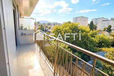 Appartement 4 pièces 215000 €