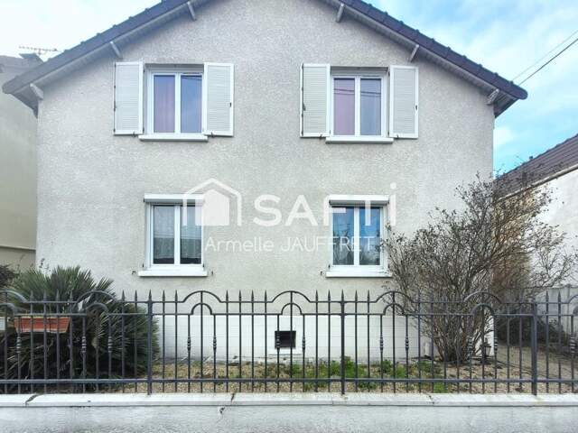 Quartier résidentiel maison non mitoyenne sur ssol — photo du bien