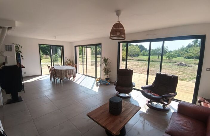 Vente maison 5 pièces 113 m² Mont-près-Chambord (41250) — photo 2