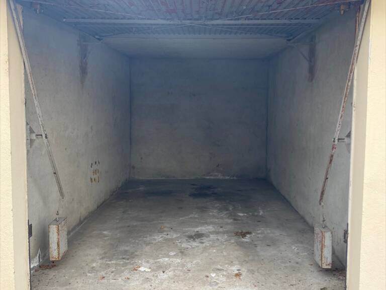 GARAGE PROCHE FRONTIÈRE — photo 1