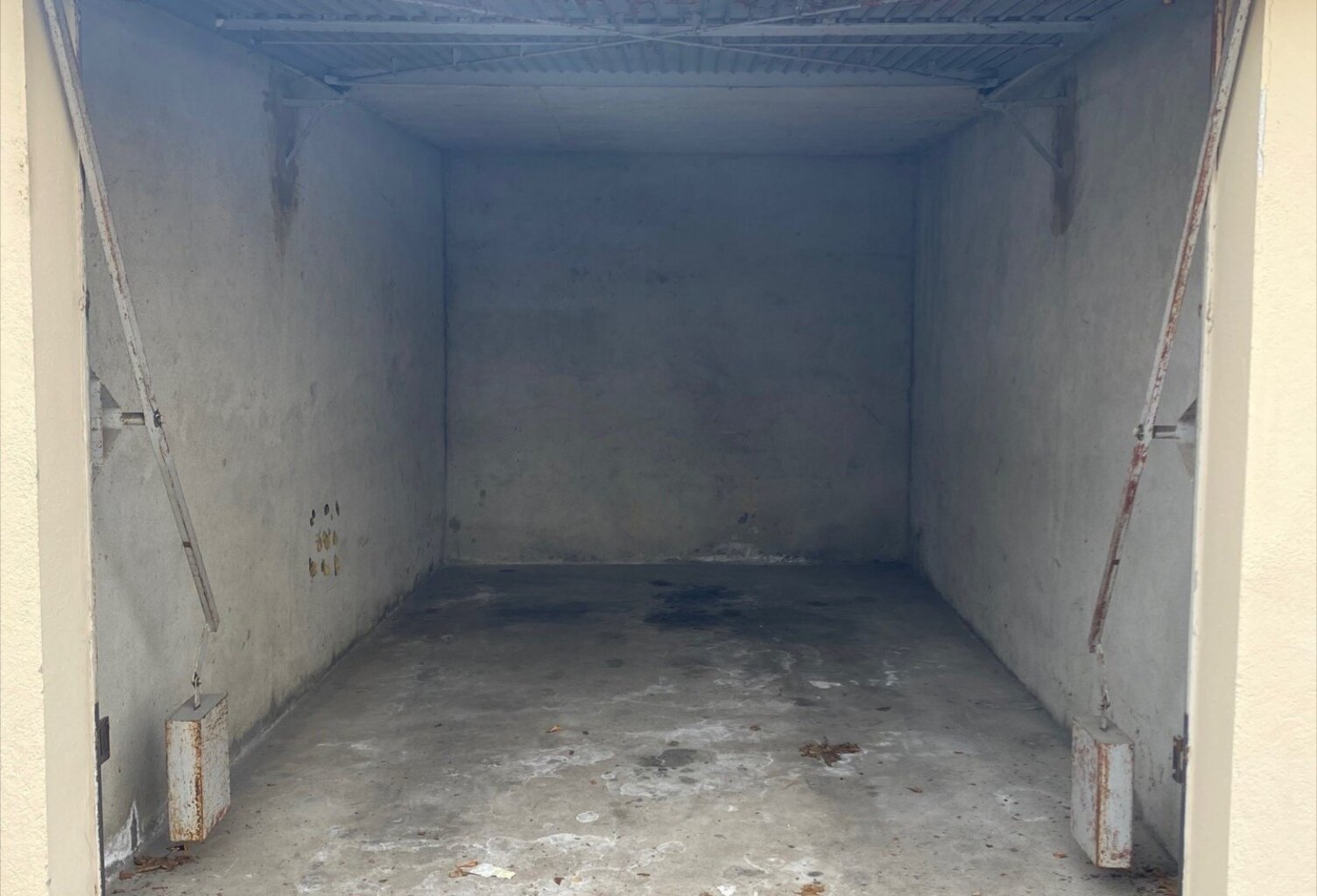 GARAGE PROCHE FRONTIÈRE — photo 1