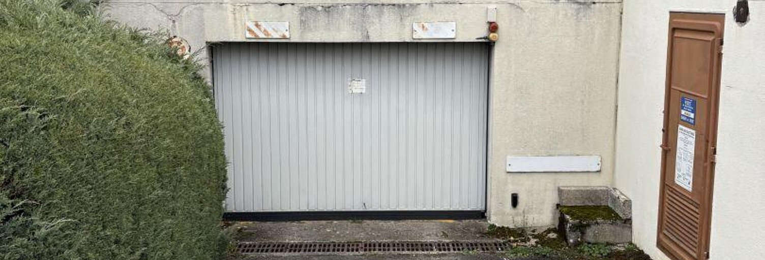 Garage  25 m² à louer à Nemours (77140)