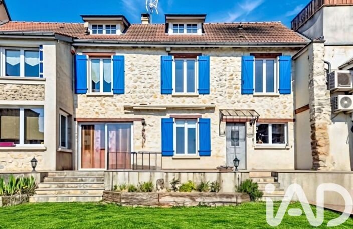 Vente Maison/villa 10 pièces — photo 2