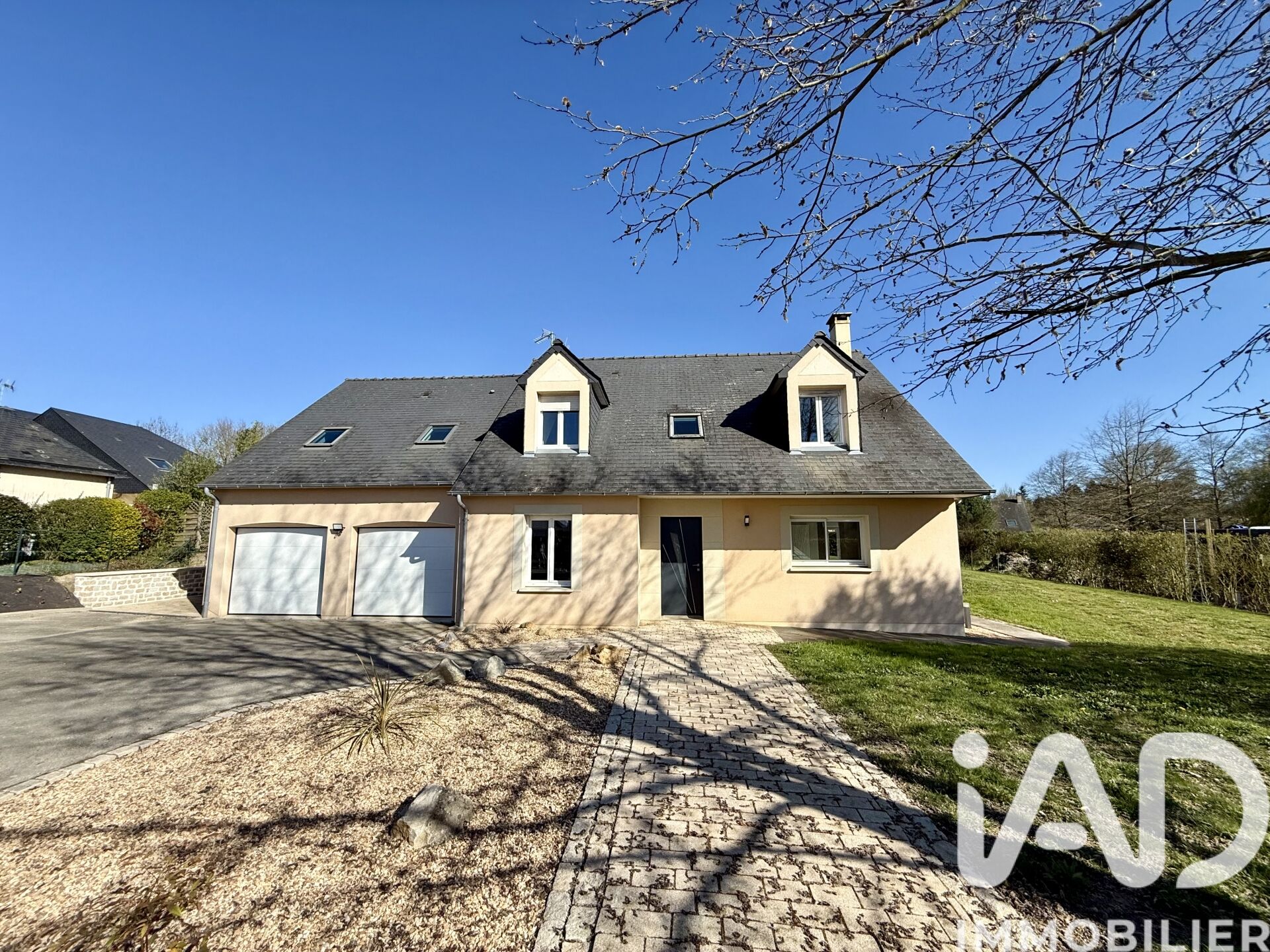 Bonchamp-Les-Laval - 166m² - 7p. - 5ch.
