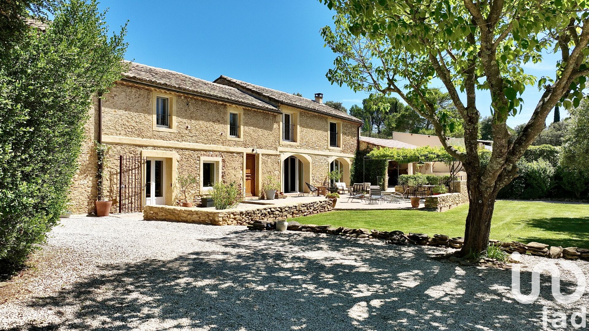 Uchaux - 280m² - 10p. - 5ch.