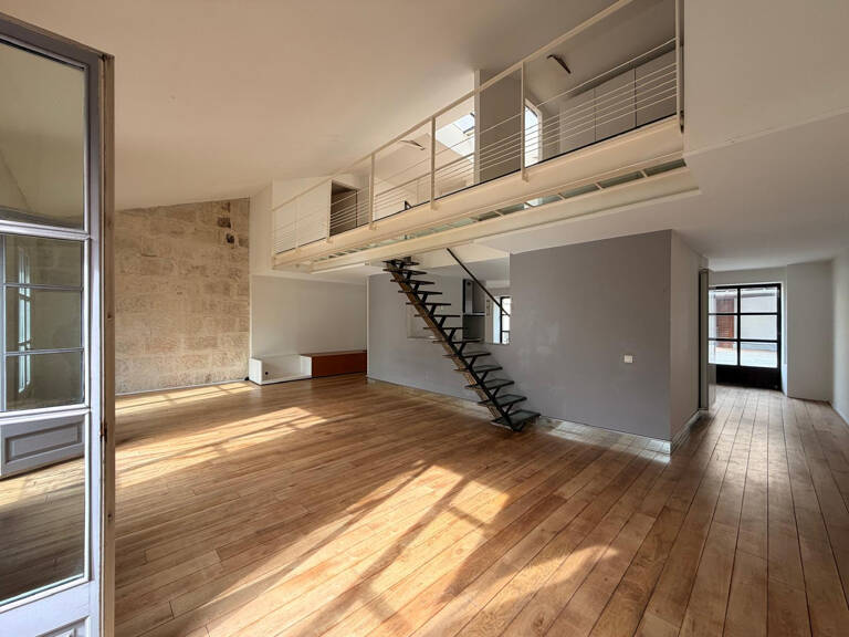 NIMES MAISON CARREE Duplex d'exception P3 bis de 155m2 avec — photo 1