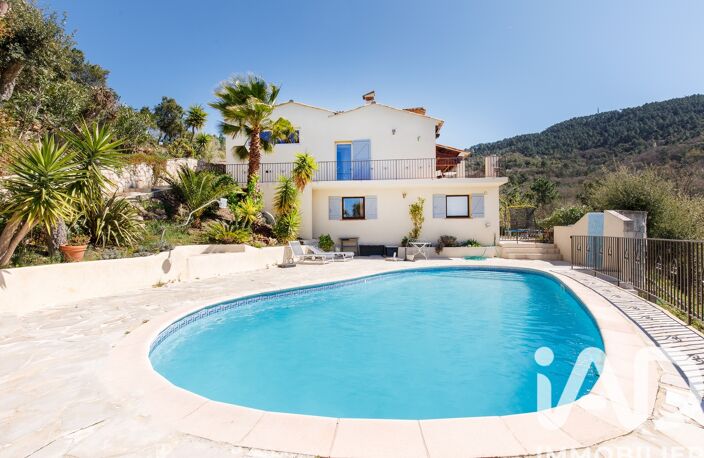 Vente Maison/villa 8 pièces — photo 2