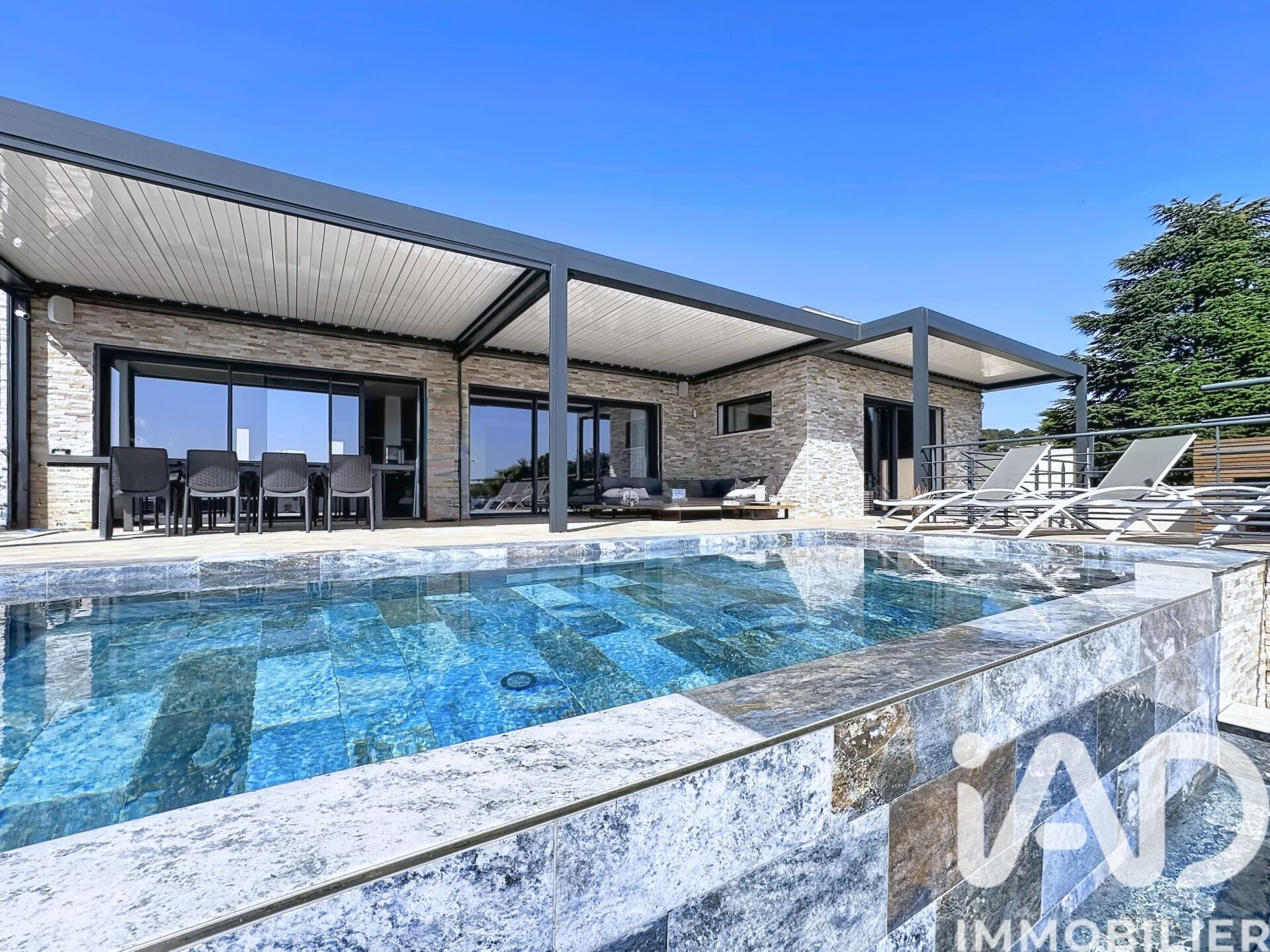 Istres - 300m² - 7p. - 6ch.