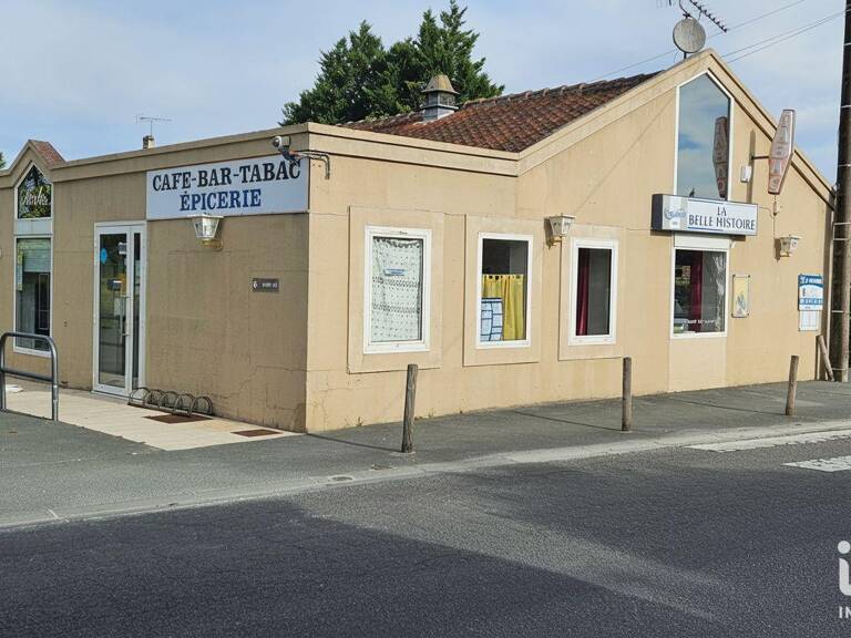 Vente Local d'activités 242 m&sup2; — photo 1