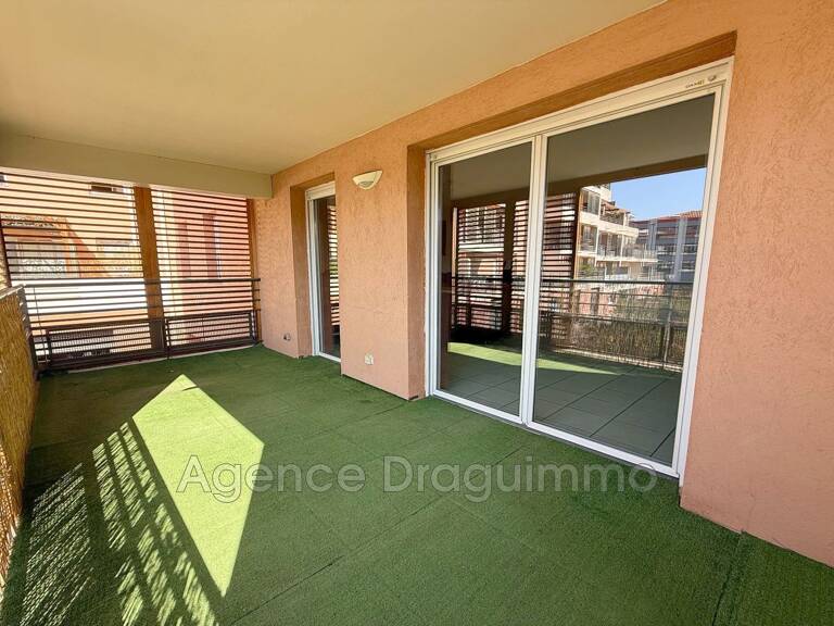 Reloué par l''agence<BR>CHARMANT F3 avec PISCINE QUARTIER CHABRAN — photo 1