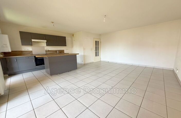 Reloué par l''agence<BR>CHARMANT F3 avec PISCINE QUARTIER CHABRAN — photo 4