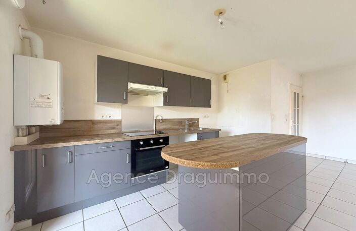 Reloué par l''agence<BR>CHARMANT F3 avec PISCINE QUARTIER CHABRAN — photo 5