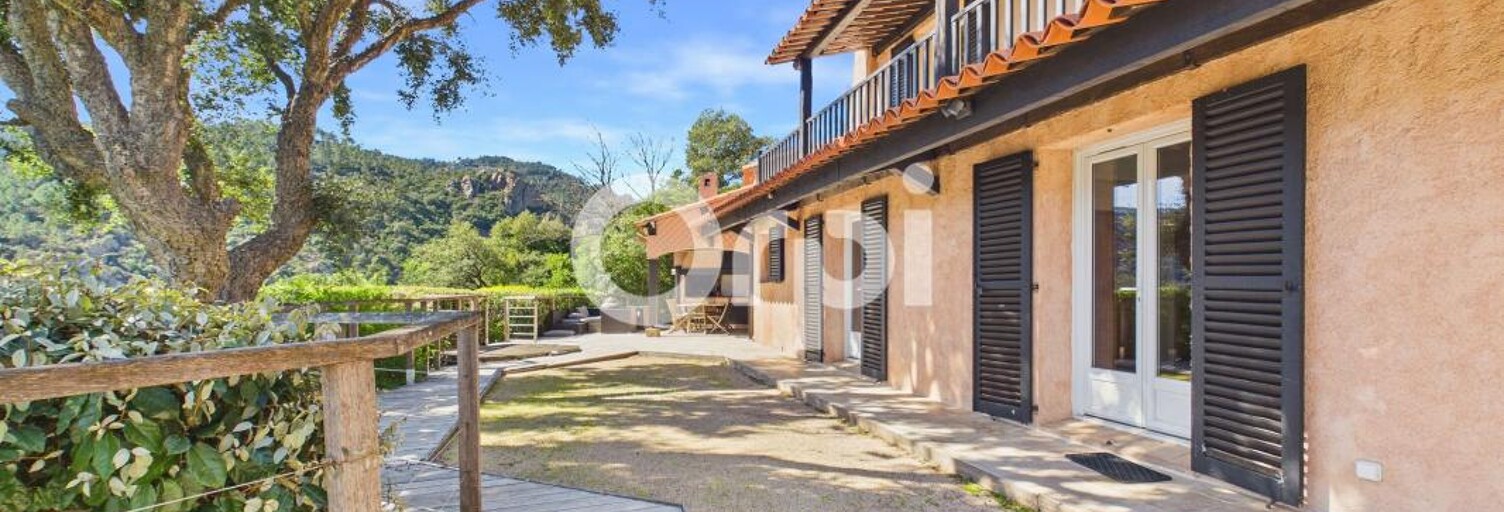 Maison 5 Pièces 197 m² à vendre à Les Adrets-de-l'Estérel (83600)