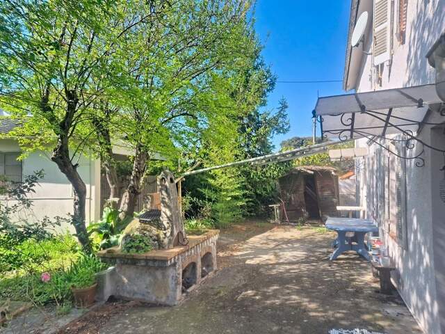 Maison ancienne à fort potentiel – Jardin Sud — photo du bien