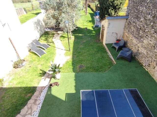 Charente, à Mornac. Maison 99 m², 4 chambres, jardin, terrain clos 930 m² avec garage — photo du bien