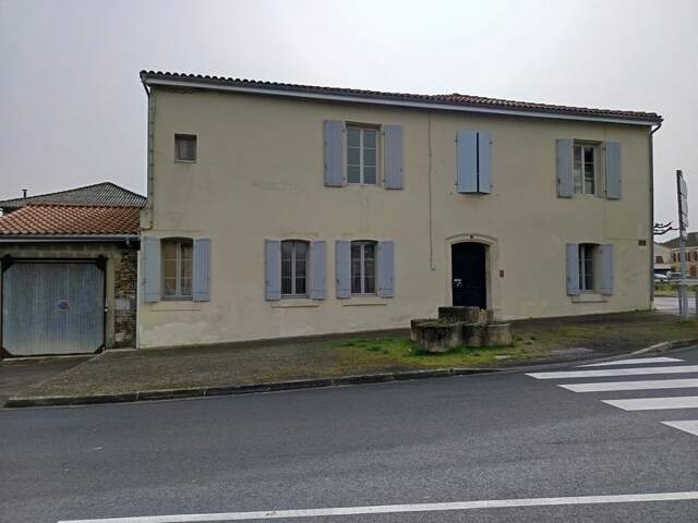 Opportunité : Maison de Village à rafraichir de plus de 170 m² — photo du bien