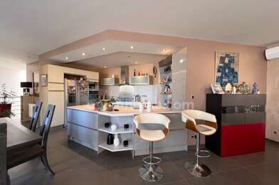 Maison 9 pièces 749000 €