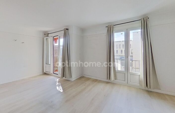 Gare RER "Le Raincy - Villemomble" - Appartement à rénover de 3 pièces avec balcon et cave — photo 2