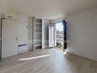 Gare RER "Le Raincy - Villemomble" - Appartement à rénover de 3 pièces avec balcon et cave — photo 3