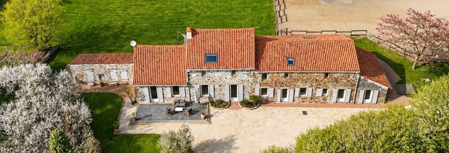 Maison 8 Pièces 235 m² à vendre à Maulévrier (49360)