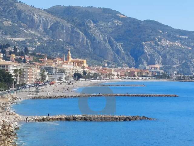 MENTON 3 pièces front de mer — photo du bien