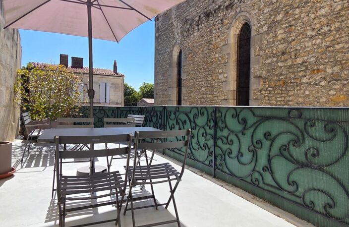 Appartement Centre-Ville Rochefort - Terrasse - 2 chambres - Luminosité et Charme — photo 2