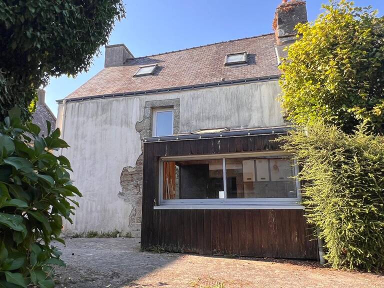 Maison à fort potentiel avec jardin et dépendance – Glomel (22110) — photo 1