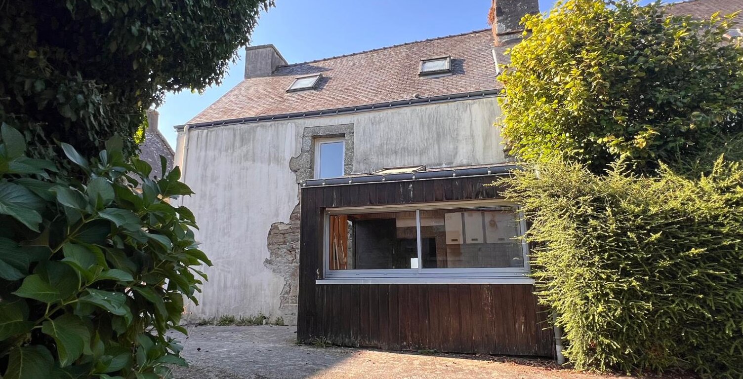 Maison à fort potentiel avec jardin et dépendance – Glomel (22110) — photo 1