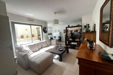 Appartement 3 pièces 905 €