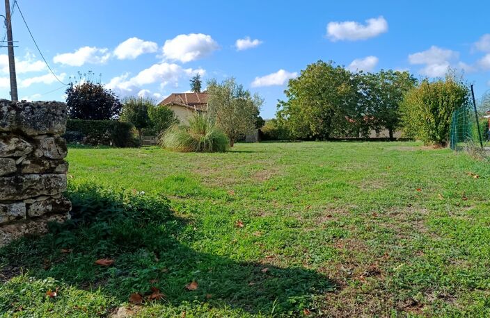 Terrain constructible de 1325m² à vendre ROMANS (79) en EXCLUSIVITÉ CAPIFRANCE — photo 2