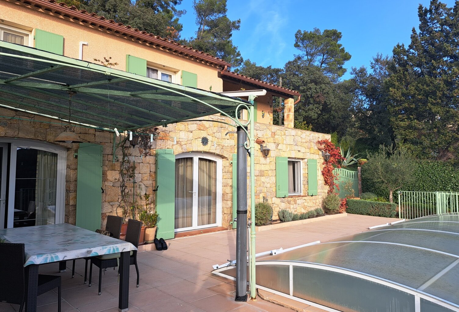 VAR (83) VINS SUR CARAMY, Magnifique Villa de charme de 163m² + studio 20m²et dépendances/1939m²avec piscine — photo 1