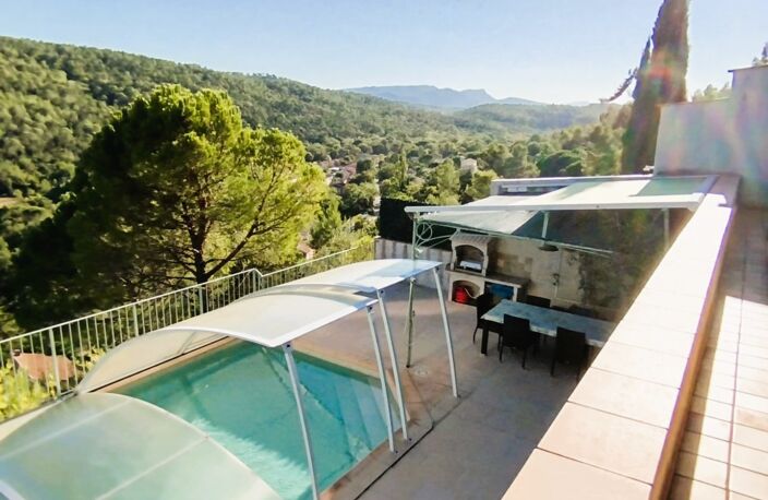 VAR (83) VINS SUR CARAMY, Magnifique Villa de charme de 163m² + studio 20m²et dépendances/1939m²avec piscine — photo 2